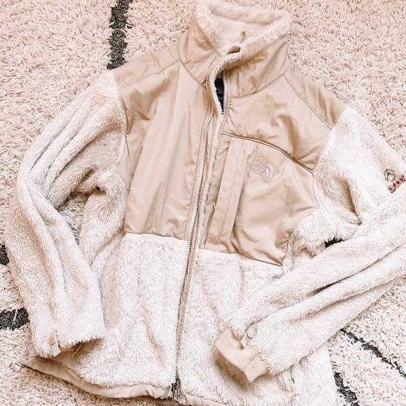 North Face Cream Zip Up Fleece!! - Picture 3 of 10
